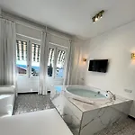 Eveline 2 - Piscina Privata O Jacuzzi ホテル サンレモ