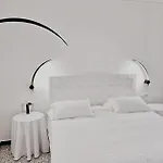 Eveline 2 - Piscina Privata O Jacuzzi Hotel