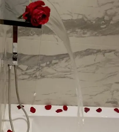 Eveline 2 - Piscina Privata O Jacuzzi 호텔