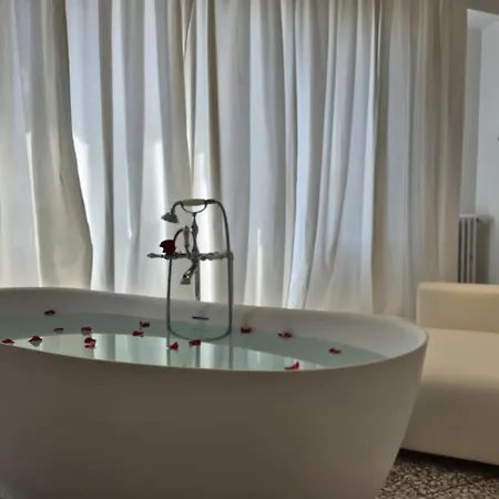 Eveline 2 - Piscina Privata O Jacuzzi Hotel San Remo