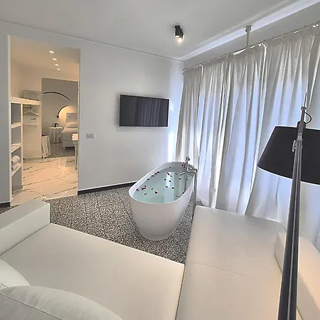 Eveline 2 - Piscina Privata O Jacuzzi 4*