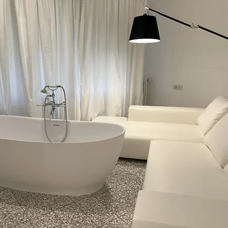 호텔 Eveline 2 - Piscina Privata O Jacuzzi 4*