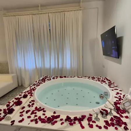 Ξενοδοχείο Eveline 2 - Piscina Privata O Jacuzzi