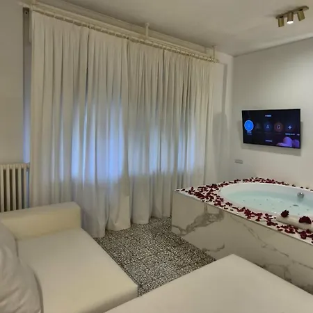 Hotel Eveline 2 - Piscina Privata O Jacuzzi 4*