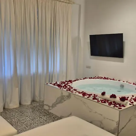 Eveline 2 - Piscina Privata O Jacuzzi Ξενοδοχείο