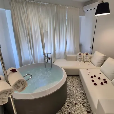 Eveline 2 - Piscina Privata O Jacuzzi Σαν Ρέμο