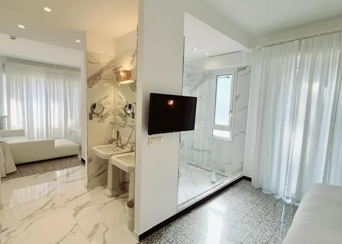 Hotell Eveline 2 - Piscina Privata O Jacuzzi 4*