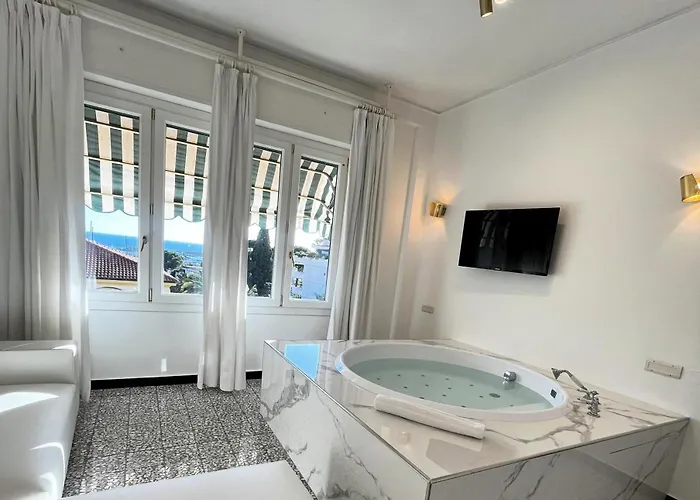Eveline 2 - Piscina Privata O Jacuzzi Hotell Sanremo
