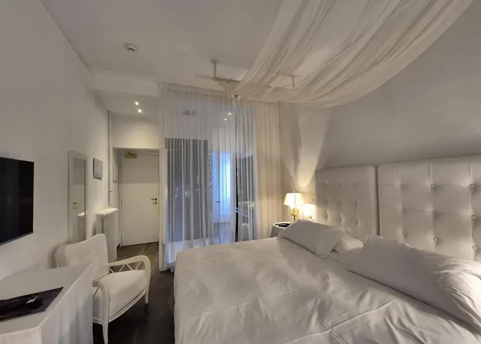 Hotell Eveline 2 - Piscina Privata O Jacuzzi Sanremo